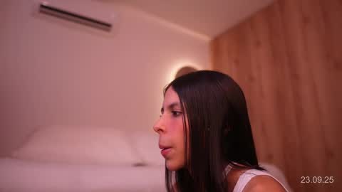 Veronica online show from September 2025 12:19:01 PM