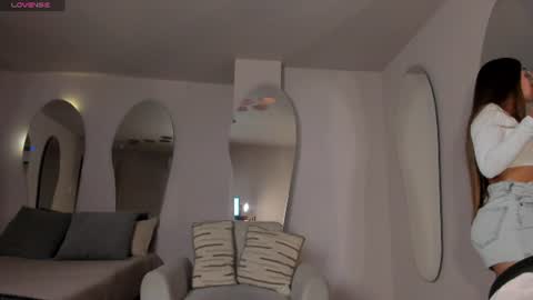 Snapshot of veronicablue1 chatting on June 2026 06:48:02 AM Vero online show from June 2026 06:48:02 AM