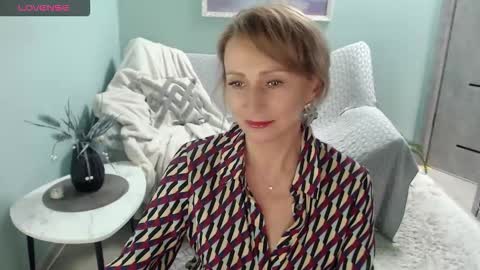 Helen online show from September 2025 05:42:01 AM