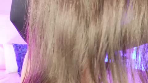 Snapshot of veronicamartin_ chatting on February 2025 02:43:01 PM Vero online show from February 2025 02:43:01 PM