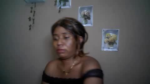 Snapshot of verronique1511 chatting on April 2026 05:52:01 PM verronique1511 online show from April 2026 05:52:01 PM