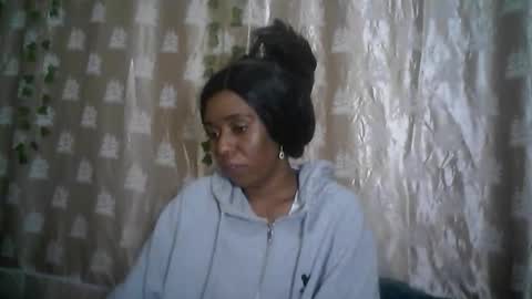 Snapshot of verronique1511 chatting on May 2026 06:18:02 AM verronique1511 online show from May 2026 06:18:02 AM