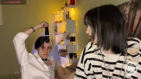 Snapshot of veryraretwins chatting on January 2025 01:42:02 AM veryraretwins online show from January 2025 01:42:02 AM