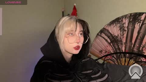 Snapshot of veryraretwins chatting on January 2025 07:15:01 PM veryraretwins online show from January 2025 07:15:01 PM