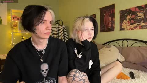 Snapshot of veryraretwins chatting on October 2025 07:55:02 PM veryraretwins online show from October 2025 07:55:02 PM