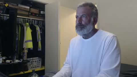 hairy man online show from January 2025 01:11:02 AM