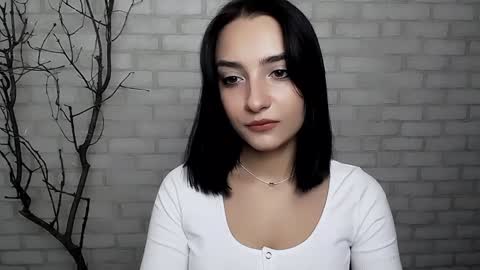 Snapshot of veryveryshygirl chatting on January 2025 04:19:01 PM Ana online show from January 2025 04:19:01 PM