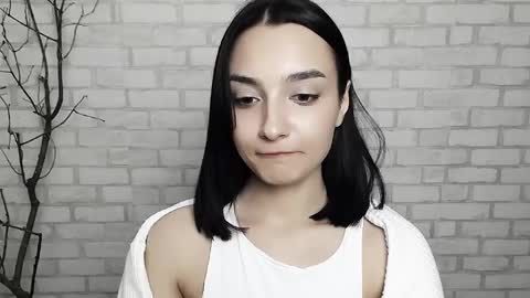 Snapshot of veryveryshygirl chatting on February 2025 01:08:02 PM Ana online show from February 2025 01:08:02 PM