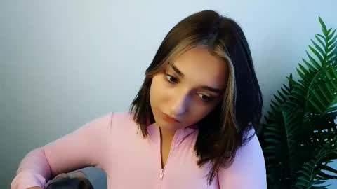 Snapshot of veryveryshygirl chatting on October 2025 11:29:02 AM Ana online show from October 2025 11:29:02 AM