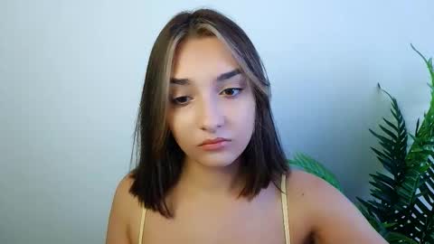 Snapshot of veryveryshygirl chatting on October 2025 11:07:02 AM Ana online show from October 2025 11:07:02 AM