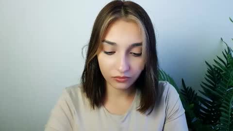 Snapshot of veryveryshygirl chatting on October 2025 01:09:01 PM Ana online show from October 2025 01:09:01 PM