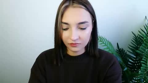 Snapshot of veryveryshygirl chatting on October 2025 11:08:02 AM Ana online show from October 2025 11:08:02 AM