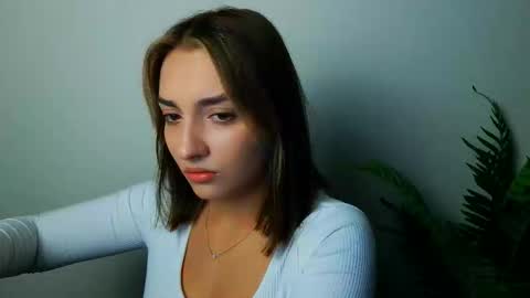 Snapshot of veryveryshygirl chatting on October 2025 06:29:01 PM Ana online show from October 2025 06:29:01 PM