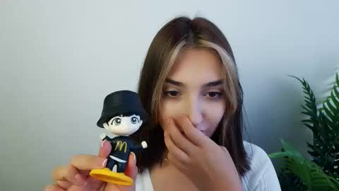 Snapshot of veryveryshygirl chatting on October 2025 11:24:01 AM Ana online show from October 2025 11:24:01 AM