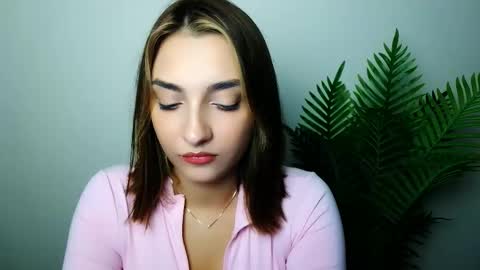 Snapshot of veryveryshygirl chatting on November 2025 05:23:01 PM Ana online show from November 2025 05:23:01 PM