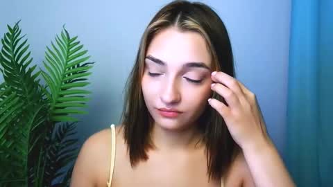 Snapshot of veryveryshygirl chatting on November 2025 06:55:01 AM Ana online show from November 2025 06:55:01 AM