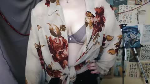 veryveryvery_shy online show from January 2025 12:53:02 PM