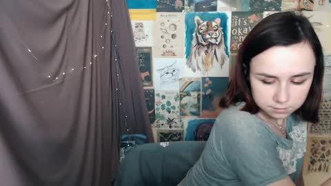 veryveryvery_shy online show from February 2025 09:30:01 AM