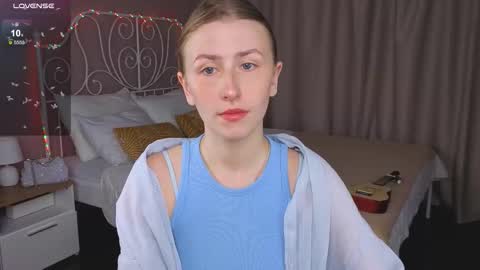 Snapshot of vespera_celeste chatting on October 2025 05:49:02 AM Celeste online show from October 2025 05:49:02 AM