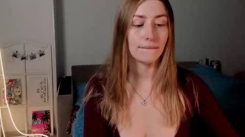 Snapshot of vespera_celeste chatting on January 2026 11:26:02 AM Celeste online show from January 2026 11:26:02 AM