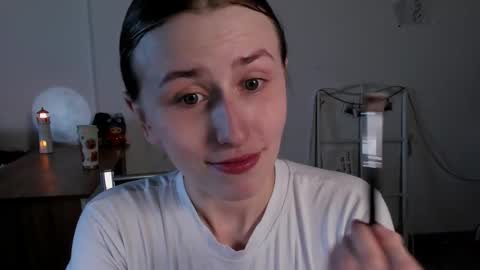 Snapshot of vespera_celeste chatting on February 2026 09:48:01 AM Celeste online show from February 2026 09:48:01 AM