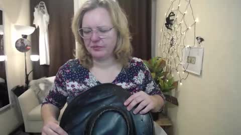 vestawoody online show from October 2025 07:10:02 AM