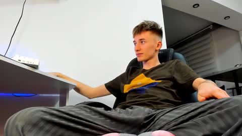 vibemygirl online show from February 2025 02:57:02 PM