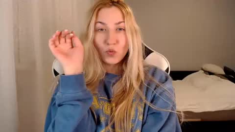 Snapshot of vibezgirl chatting on February 2025 06:47:02 PM Amelia online show from February 2025 06:47:02 PM