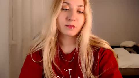 Snapshot of vibezgirl chatting on March 2025 08:34:01 PM Amelia online show from March 2025 08:34:01 PM