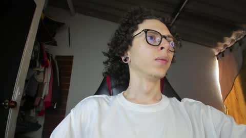 Snapshot of vicent_brais chatting on February 2026 03:22:01 PM Vicent Brais online show from February 2026 03:22:01 PM