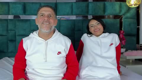 antonia y andrew online show from April 2026 05:56:01 AM