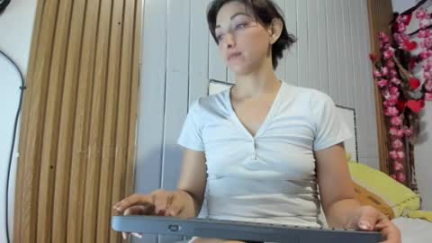 Vicky online show from March 2025 12:59:02 AM