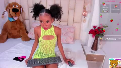 Snapshot of vicky_castillo chatting on May 2026 03:36:02 AM Vicky Castillo online show from May 2026 03:36:02 AM