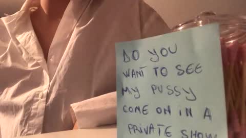 Snapshot of vicky_greyy chatting on January 2025 12:45:01 AM Vicky online show from January 2025 12:45:01 AM