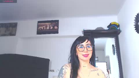 Snapshot of vicky_hotmilf chatting on July 2026 11:06:02 AM Vicky online show from July 2026 11:06:02 AM