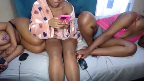 Snapshot of vickyblissx chatting on October 2025 05:15:01 AM vickyblissx online show from October 2025 05:15:01 AM