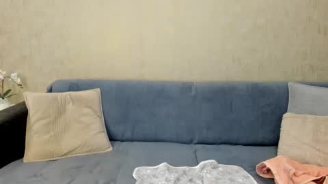 vickybloomx online show from December 2025 05:35:02 AM