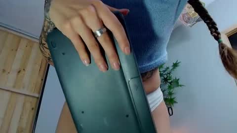 Victoria   online show from February 2025 07:46:01 PM