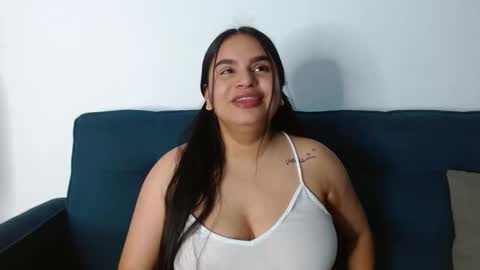 Snapshot of vicno_couple chatting on May 2026 10:12:01 AM david and emma online show from May 2026 10:12:01 AM