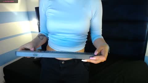 Snapshot of victoria017 chatting on January 2025 09:05:01 AM Victoria online show from January 2025 09:05:01 AM