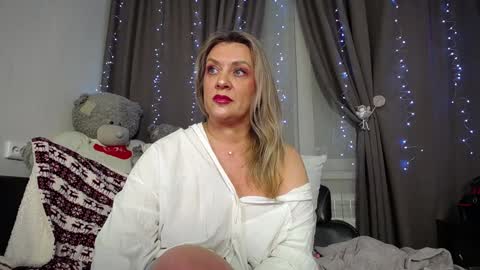 victoria50 online show from January 2025 03:55:01 PM