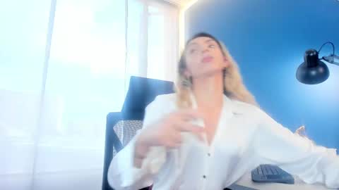 Snapshot of victoria_badgal chatting on November 2025 08:25:02 PM Victoria online show from November 2025 08:25:02 PM