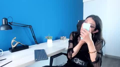 Snapshot of victoria_badgal chatting on December 2025 03:05:01 PM Victoria online show from December 2025 03:05:01 PM