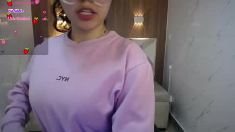 victoria_castillo_b online show from October 2025 03:02:02 AM