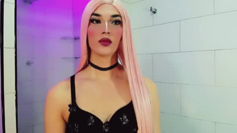 Victoria online show from November 2025 07:15:02 PM