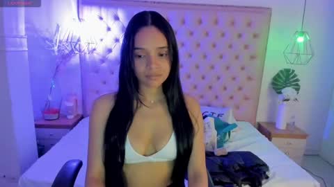 Snapshot of victoria_kitt chatting on November 2025 05:02:01 PM victoria_kitt online show from November 2025 05:02:01 PM