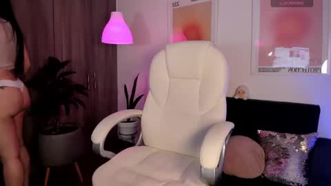 Snapshot of victoria_korss chatting on February 2025 11:22:01 PM Victoria online show from February 2025 11:22:01 PM