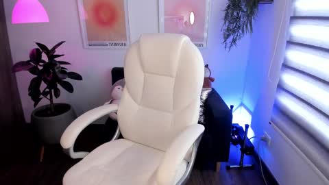 Snapshot of victoria_korss chatting on March 2025 01:35:02 PM Victoria online show from March 2025 01:35:02 PM