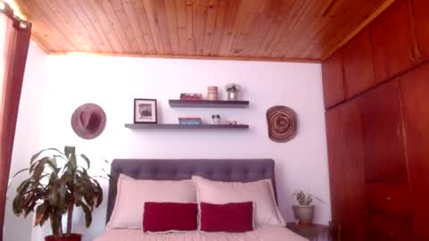 VICTORIA MARTELO online show from April 2026 03:45:01 PM