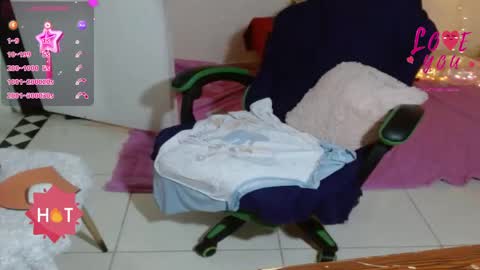 VICKY online show from March 2026 01:05:01 AM